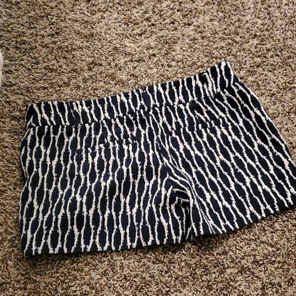 Shorts - Picture 2 of 3